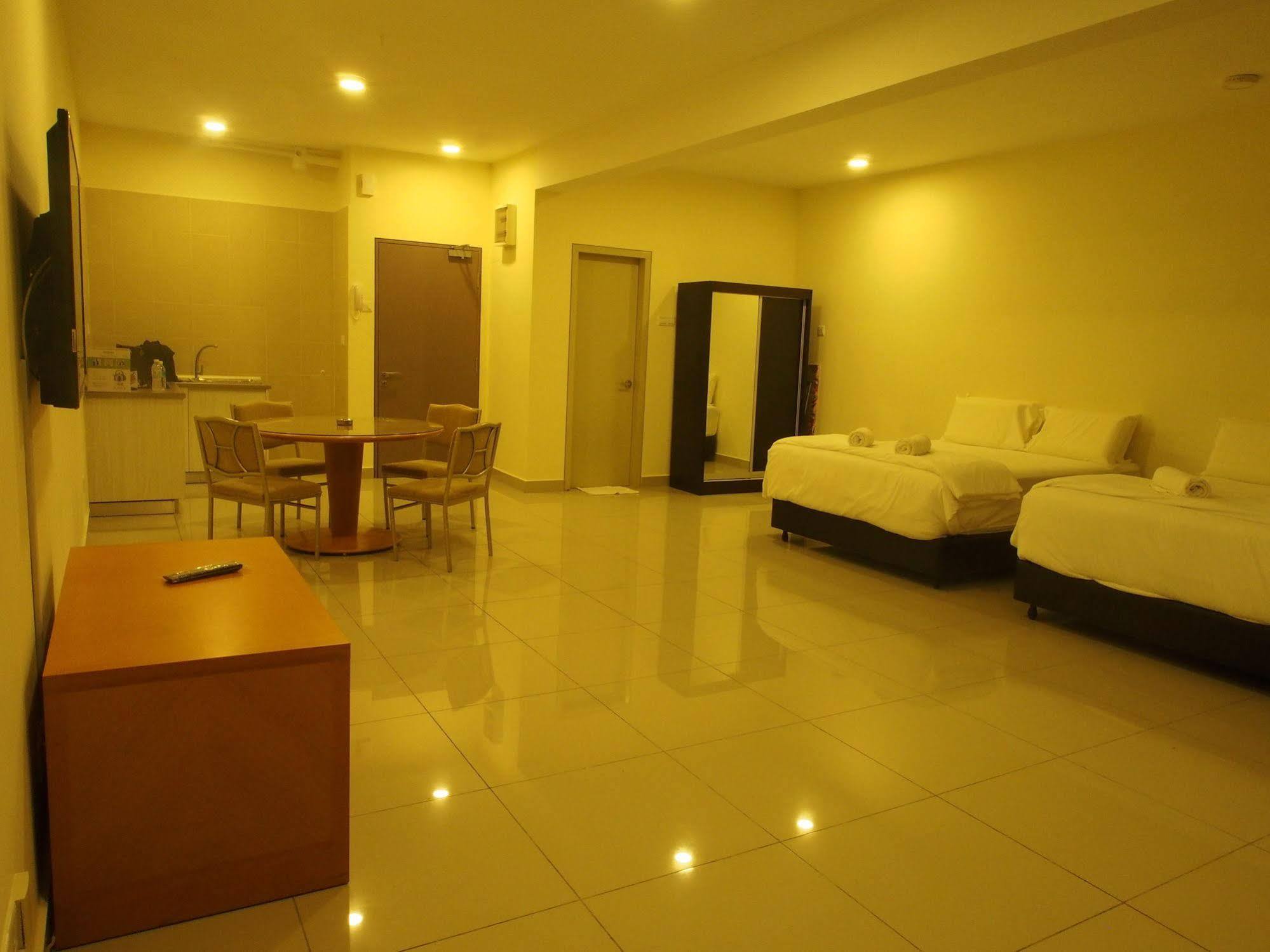 Premier Times International Hotel 史里肯邦安 外观 照片