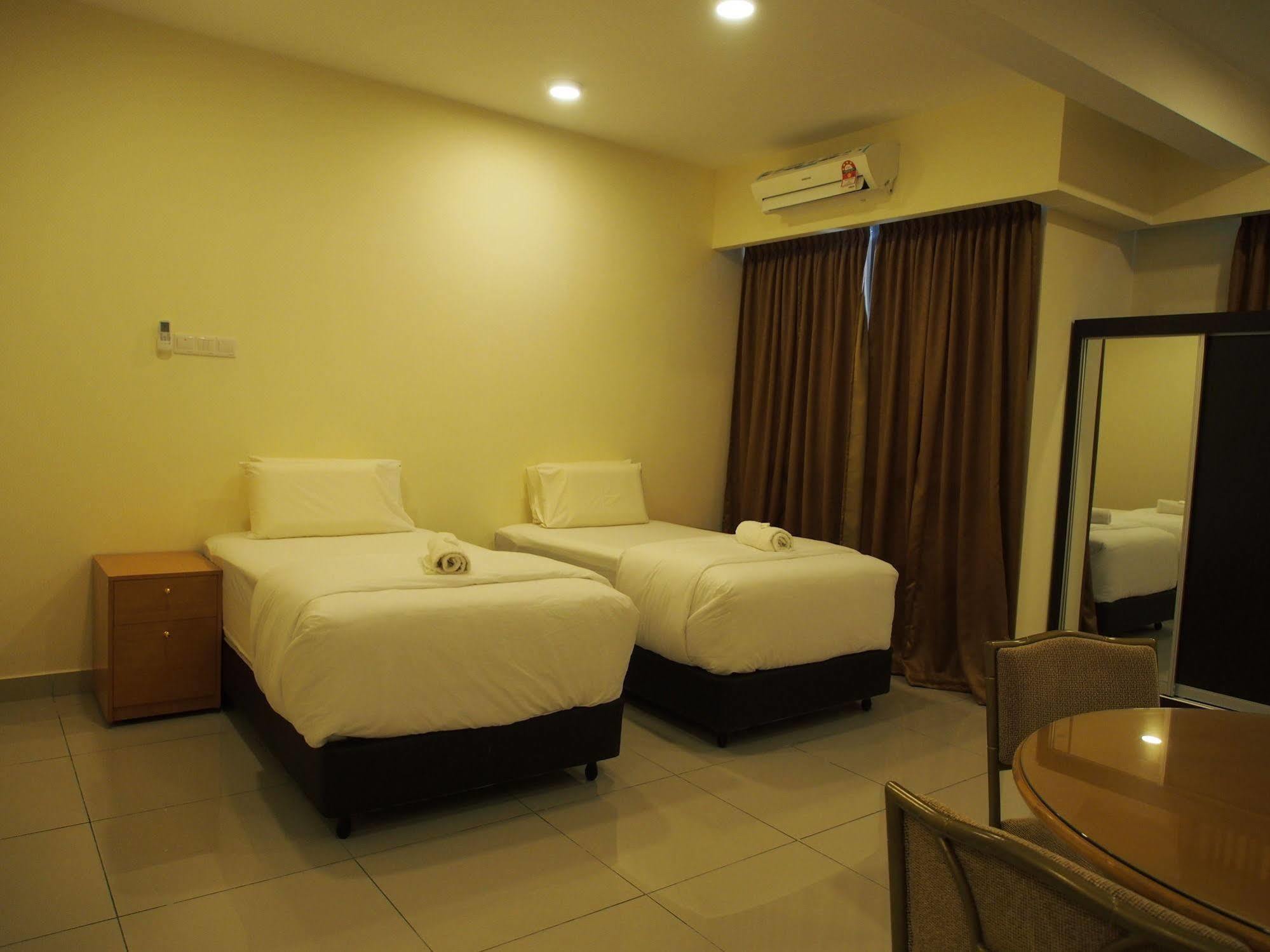 Premier Times International Hotel 史里肯邦安 外观 照片