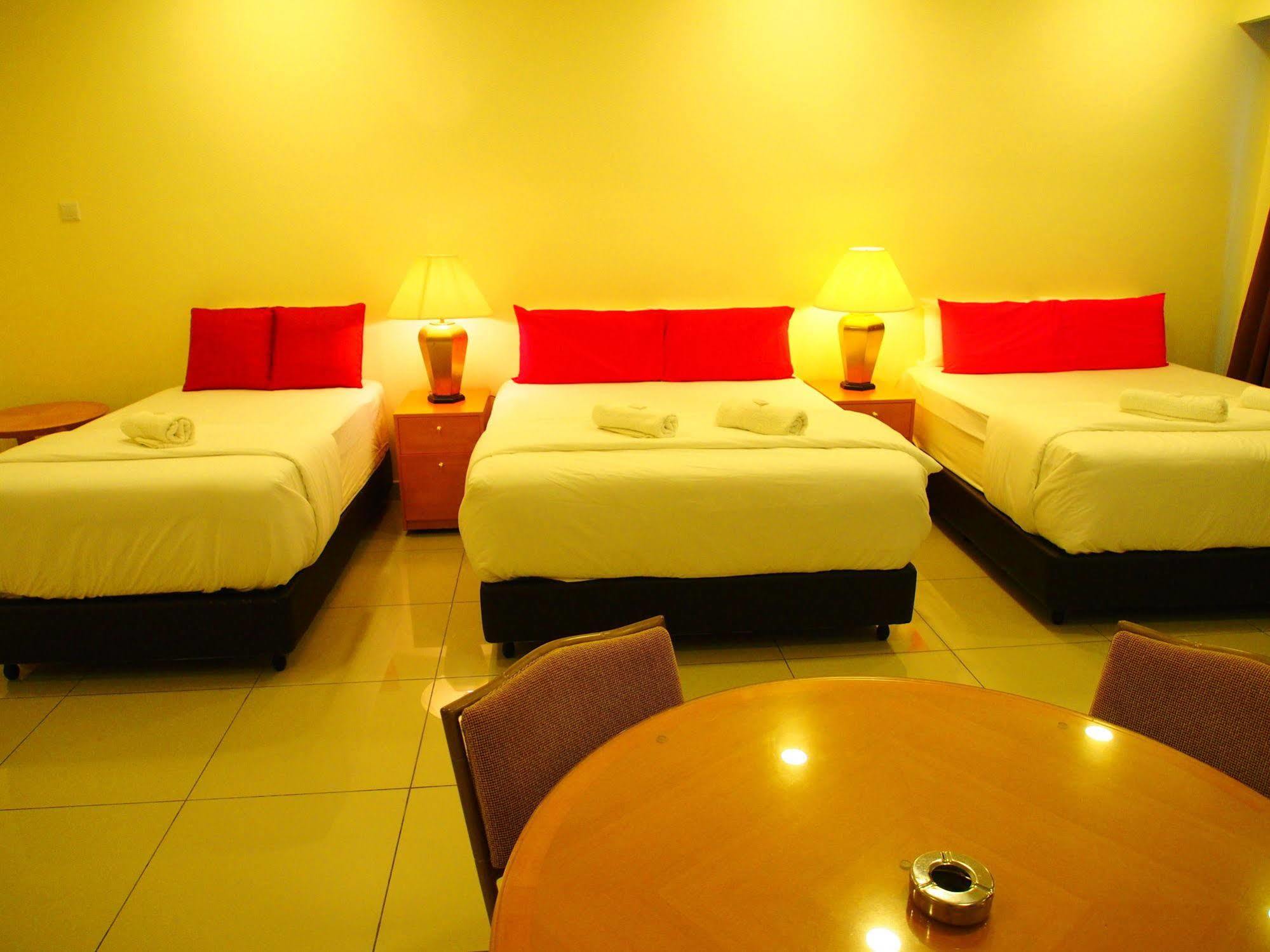 Premier Times International Hotel 史里肯邦安 外观 照片